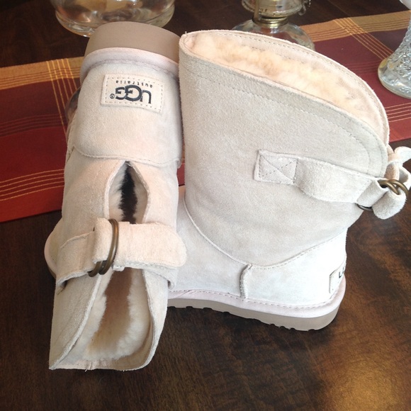 UGG Shoes - NWOT final price reduction